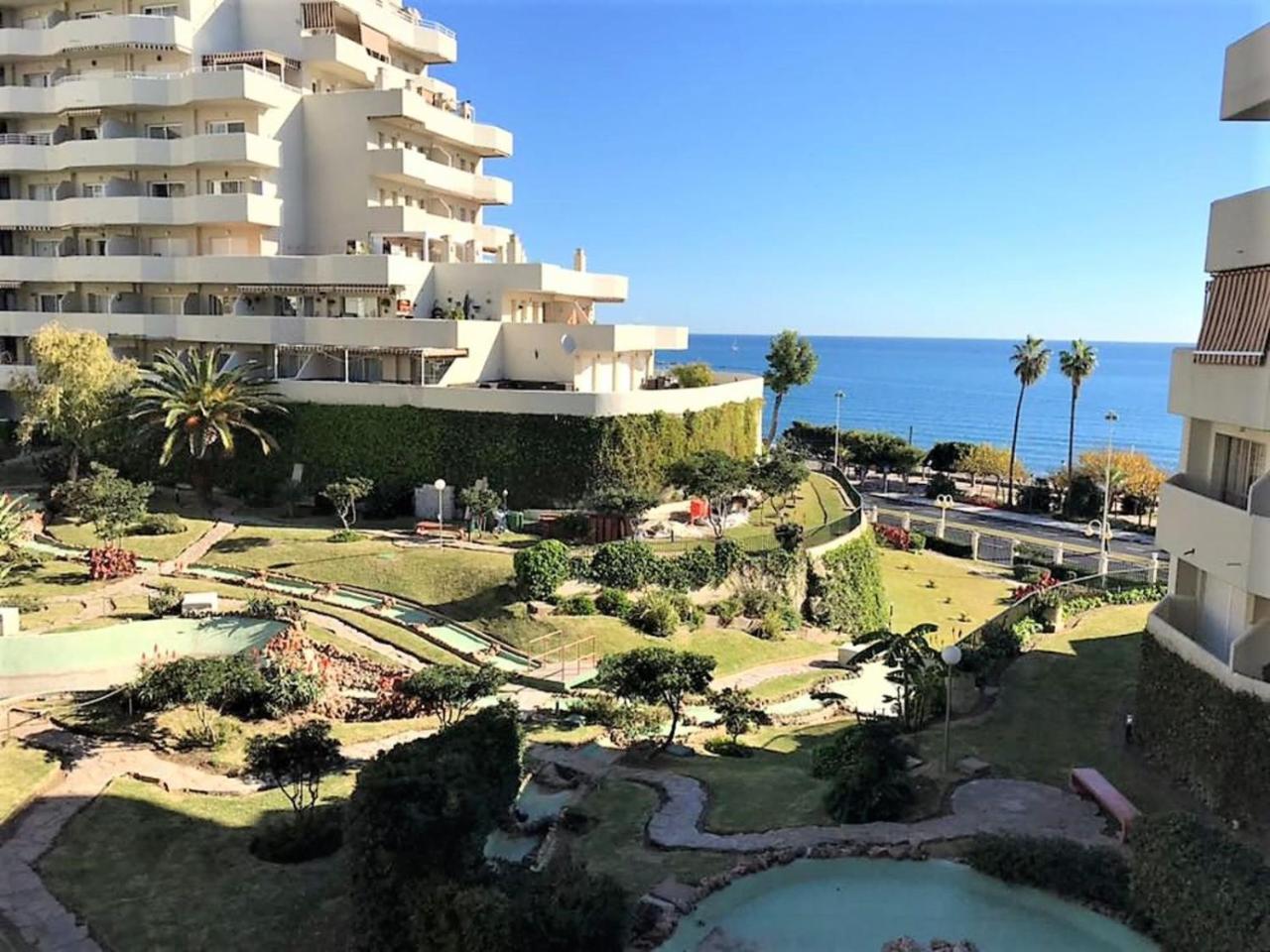 "Vive Benal Beach" Estudios Con Vistas Al Parque Acuatico Benalmadena Ngoại thất bức ảnh